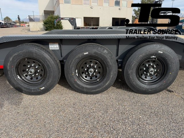 8.5x40 Lamar H8 Wide Body w/ Drive Over Fenders Equipment