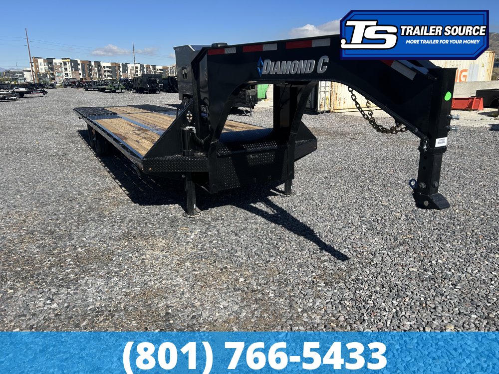 8.5x32 Diamond C FMAX-HDT 212 Gooseneck Hydraulic Dovetail Equipment