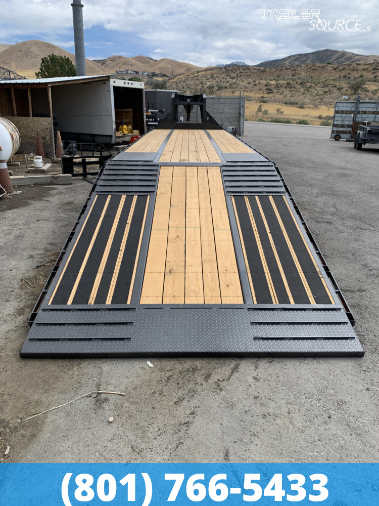 8.5x40 Diamond C FMAX HDT 40' 40K Hydraulic Dovetail Gooseneck