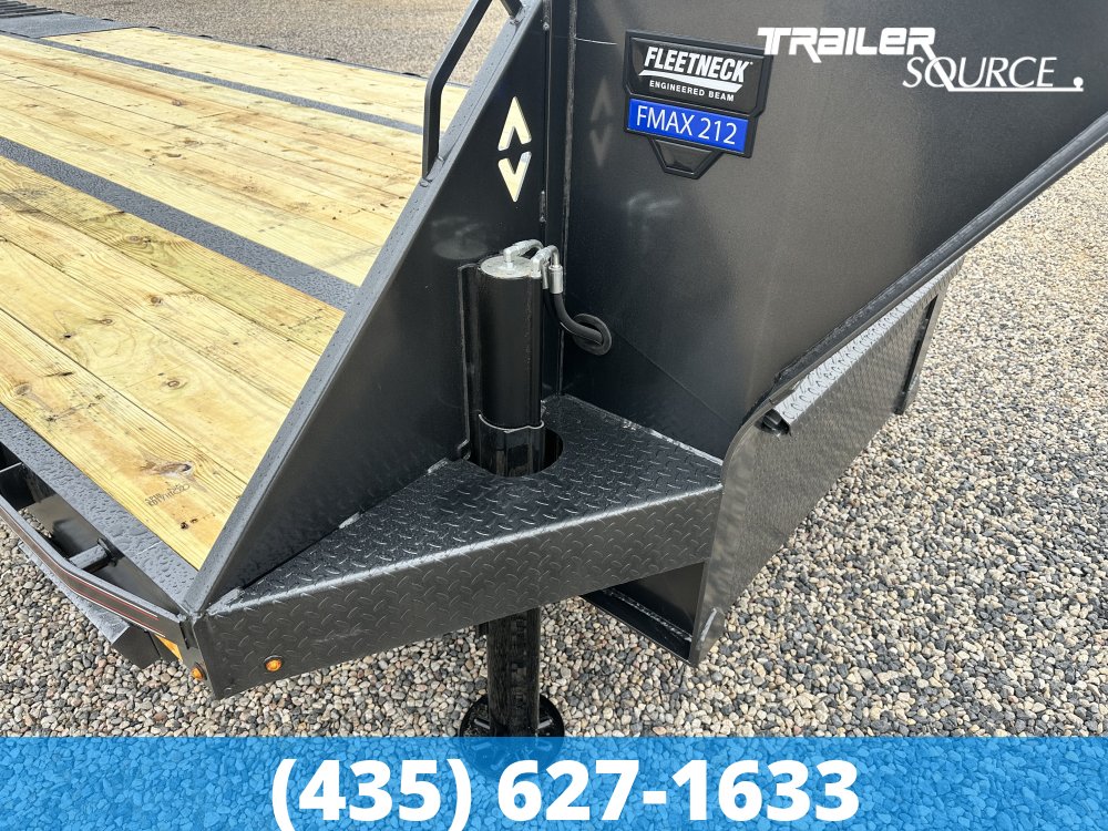 8.5x32 Diamond C FMAX HDT 32' 25.9K Hydraulic Dovetail Gooseneck