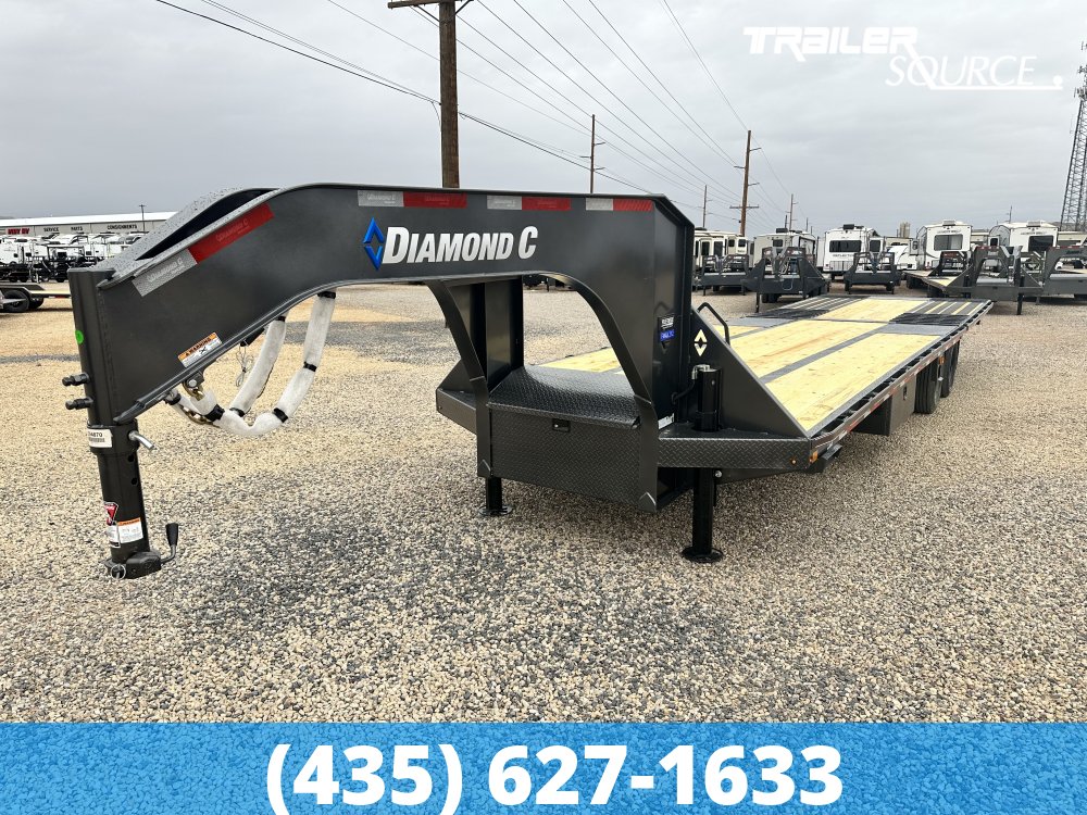 8.5x32 Diamond C FMAX HDT 32' 25.9K Hydraulic Dovetail Gooseneck