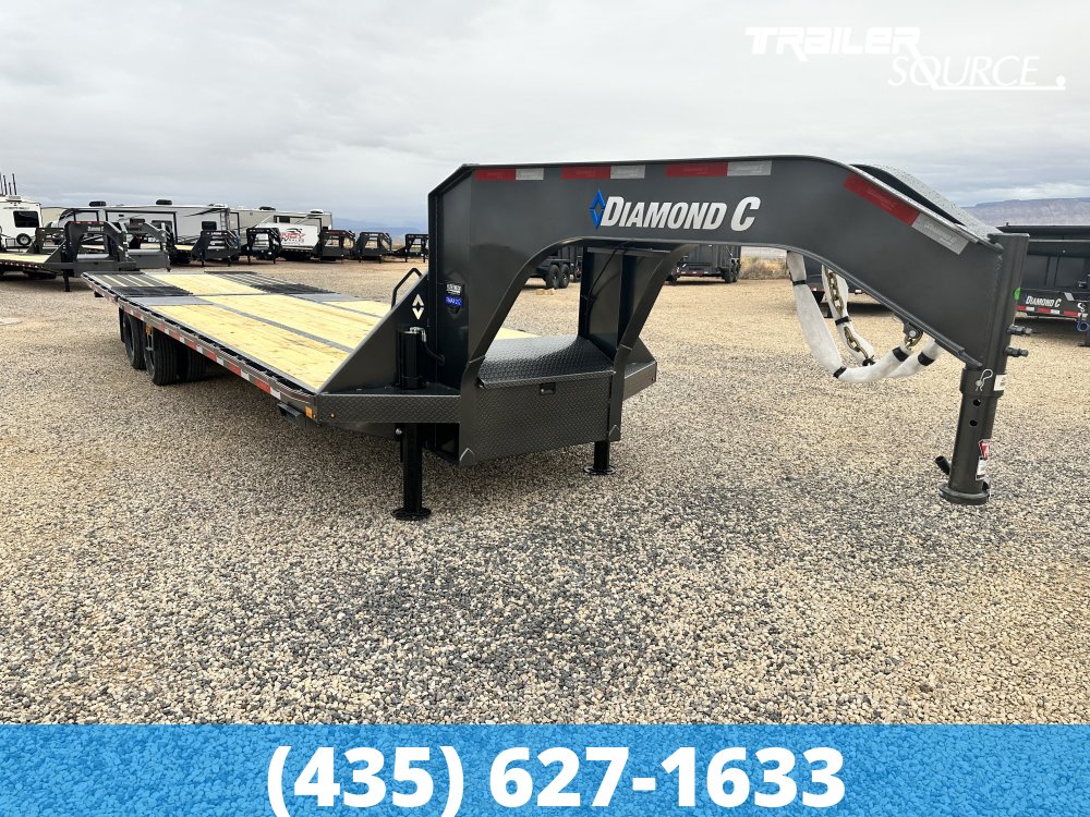 8.5x32 Diamond C FMAX HDT 32' 25.9K Hydraulic Dovetail Gooseneck