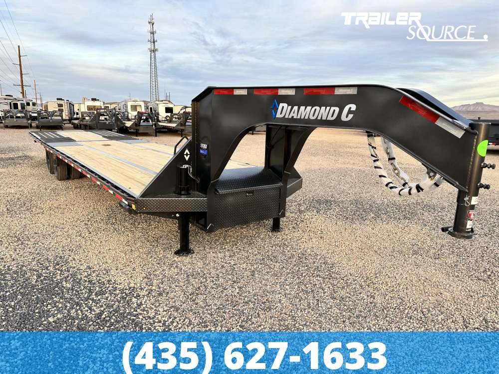 8.5x35 Diamond C FMAX HDT 35' 25.9K Hydraulic Dovetail Gooseneck