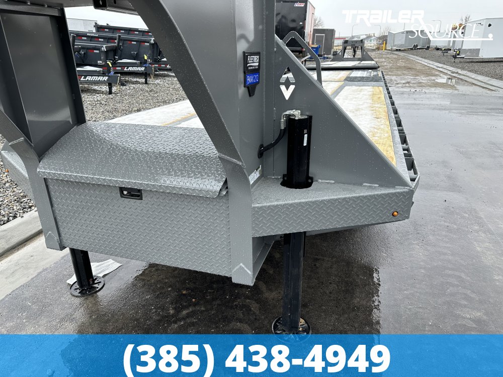 8.5x32 Diamond C FMAX HDT Gooseneck Hydraulic Dovetail 32' 25.9K Hydraulic Dovetail Gooseneck