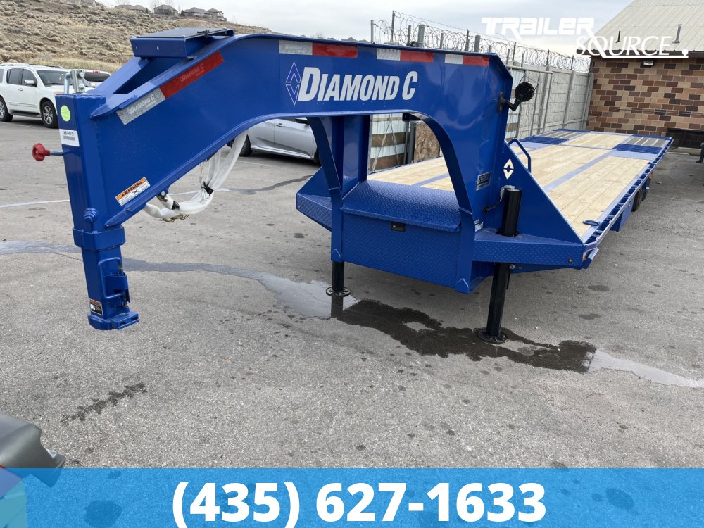 8.5x35 Diamond C FMAX HDT 35' 25.9K Hydraulic Dovetail Gooseneck