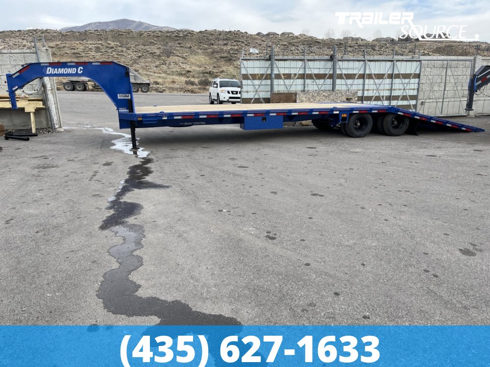 8.5x35 Diamond C FMAX HDT 35' 25.9K Hydraulic Dovetail Gooseneck