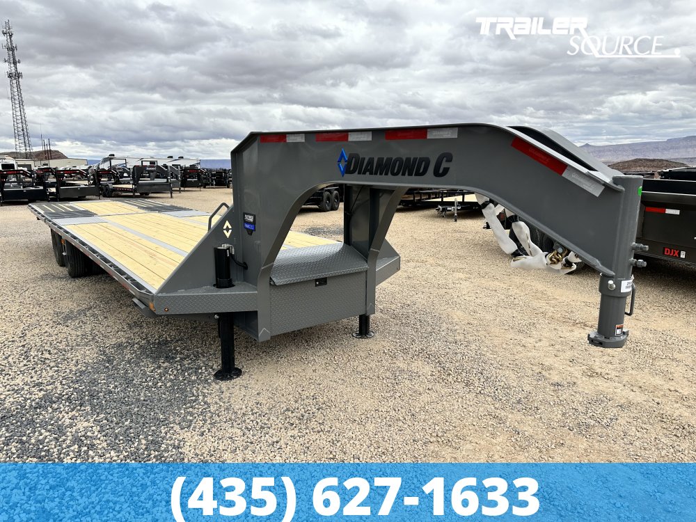 8.5x32 Diamond C FMAX HDT Gooseneck Hydraulic Dovetail 32' 25.9K Hydraulic Dovetail Gooseneck