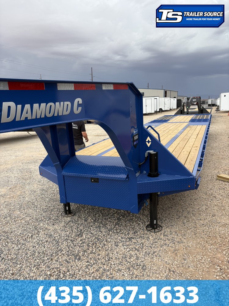 8.5x35 Diamond C FMAX-HDT 212 Gooseneck Hydraulic Dovetail Equipment