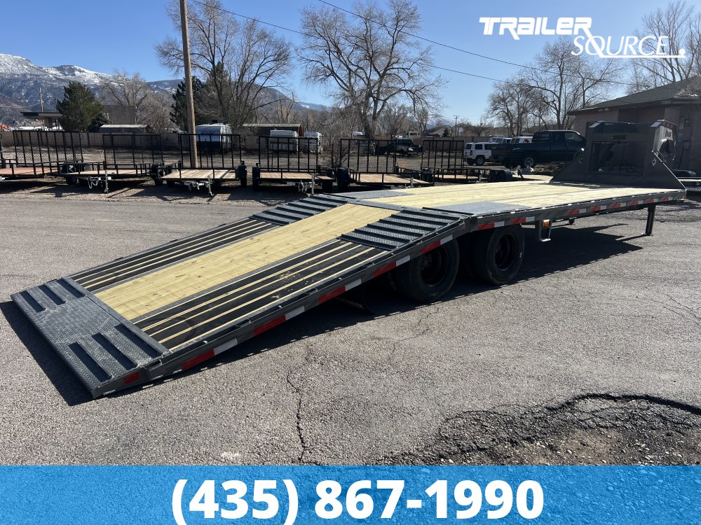 8.5x32 Diamond C FMAX HDT Gooseneck Hydraulic Dovetail 32' 25K Hydraulic Dovetail Gooseneck