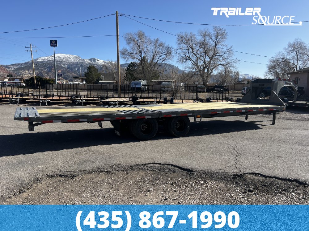 8.5x32 Diamond C FMAX HDT Gooseneck Hydraulic Dovetail 32' 25K Hydraulic Dovetail Gooseneck