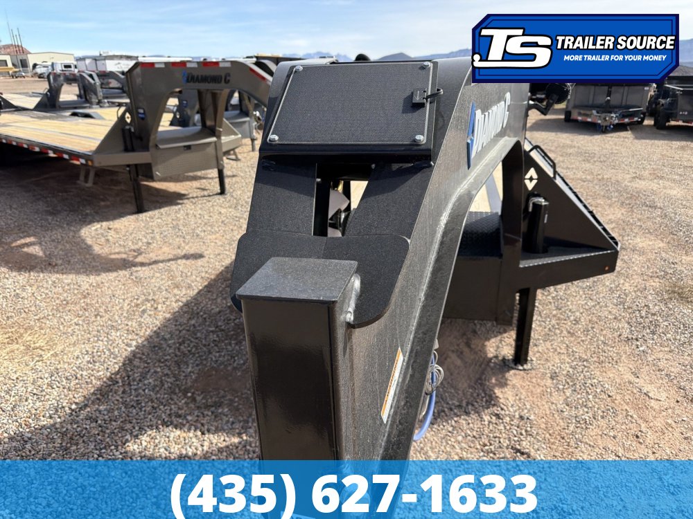 8.5x35 Diamond C FMAX-HDT 212 Pacesetter Pkg Pacesetter Pkg Gooseneck Hydraulic Dovetail Equipment Trailer - 25.9K GVWR - Aluminum Outer Wheels