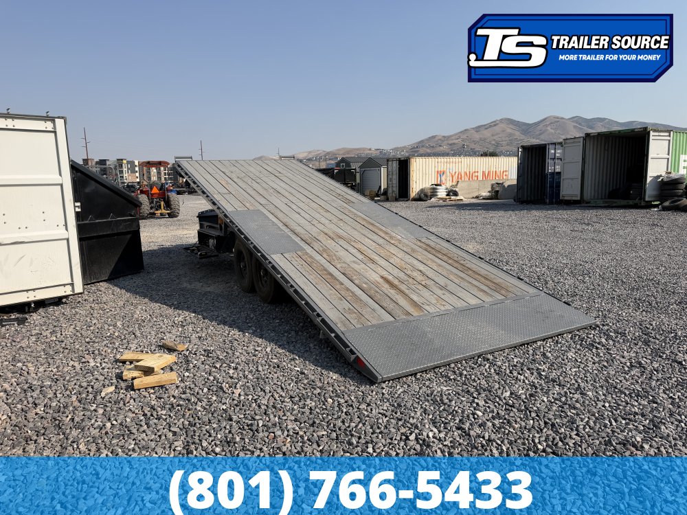 8.5x24 Diamond C DET 207 Tilt Trailer - 15K GVWR - Hydraulic Jack(s), Solar Panel