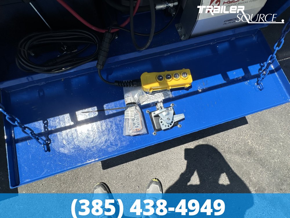 8.5x32 Diamond C FMAX-HDT 210 Pacesetter 25K Hydraulic Dovetail Gooseneck