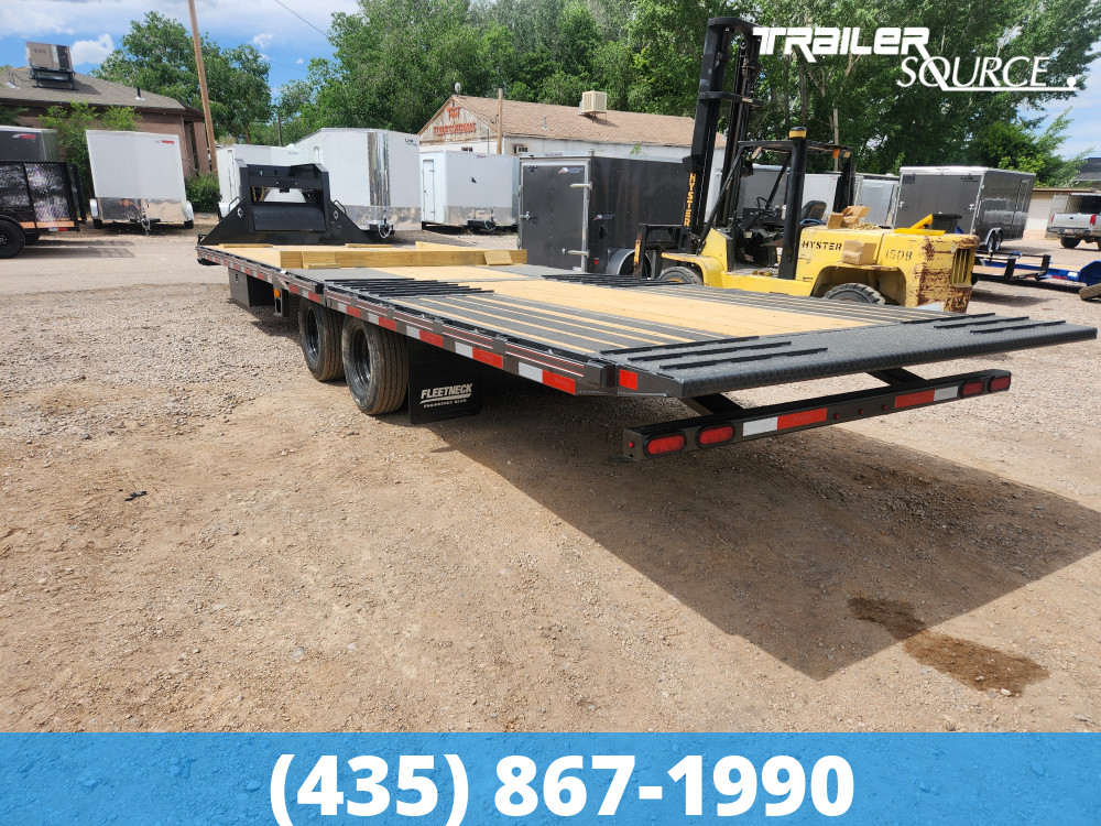 8.5x32 Diamond C FMAX HDT 32' 25K Hydraulic Dovetail Gooseneck
