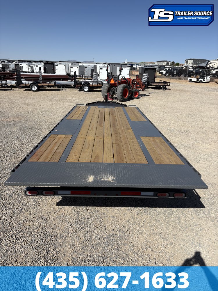 8.5x22 Diamond C DET 210 Deckover Tilt Trailer - 23K GVWR - Hydraulic Jack(s), Winch Plate