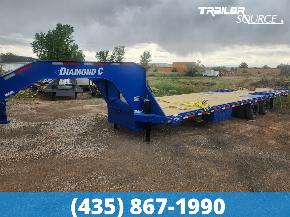 8.5x32 Diamond C FMAX HDT 32' 25.9K Hydraulic Dovetail Gooseneck