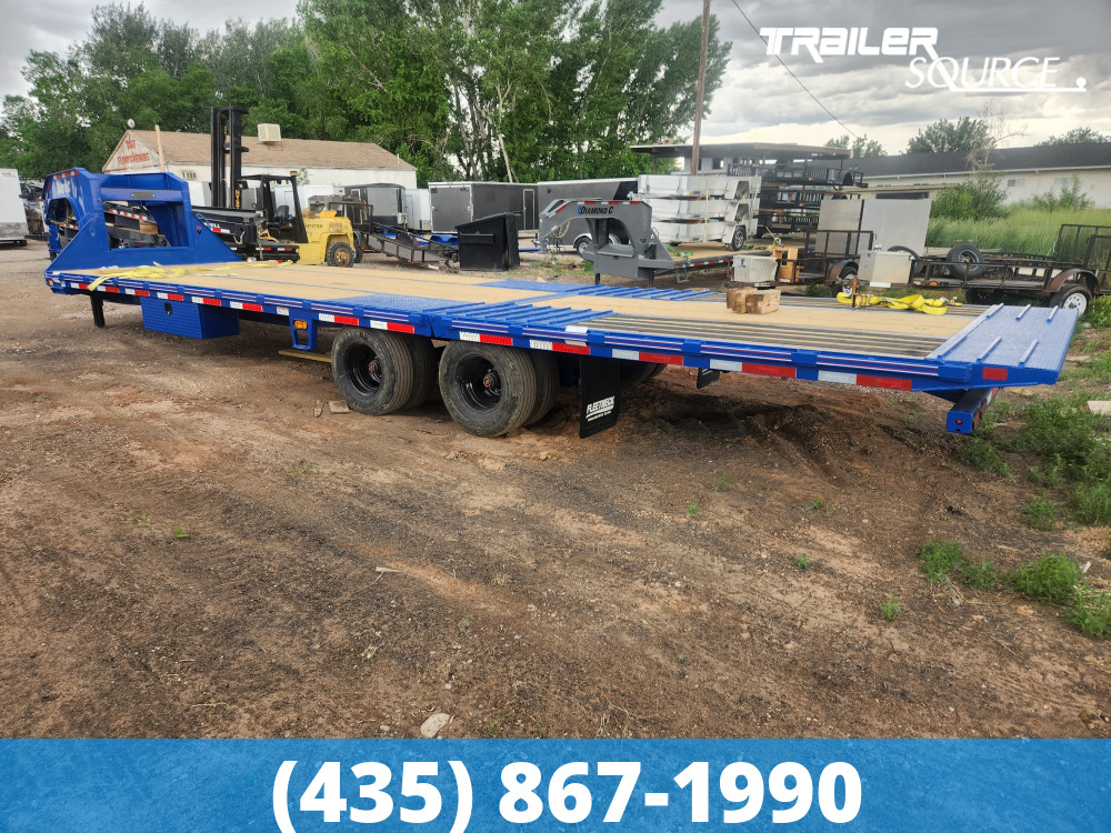 8.5x32 Diamond C FMAX HDT 32' 25.9K Hydraulic Dovetail Gooseneck