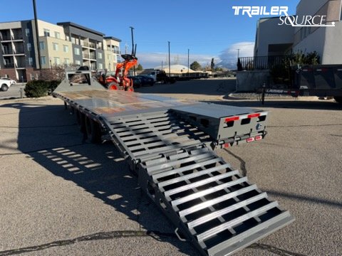 8.5x32 Diamond C FMAX 207 212 25.9K Maxx Ramps Gooseneck