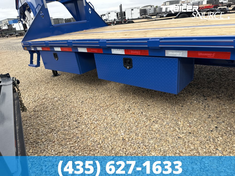 8.5x32 Diamond C FMAX-HDT 212 25.9K Hydraulic Dovetail Gooseneck