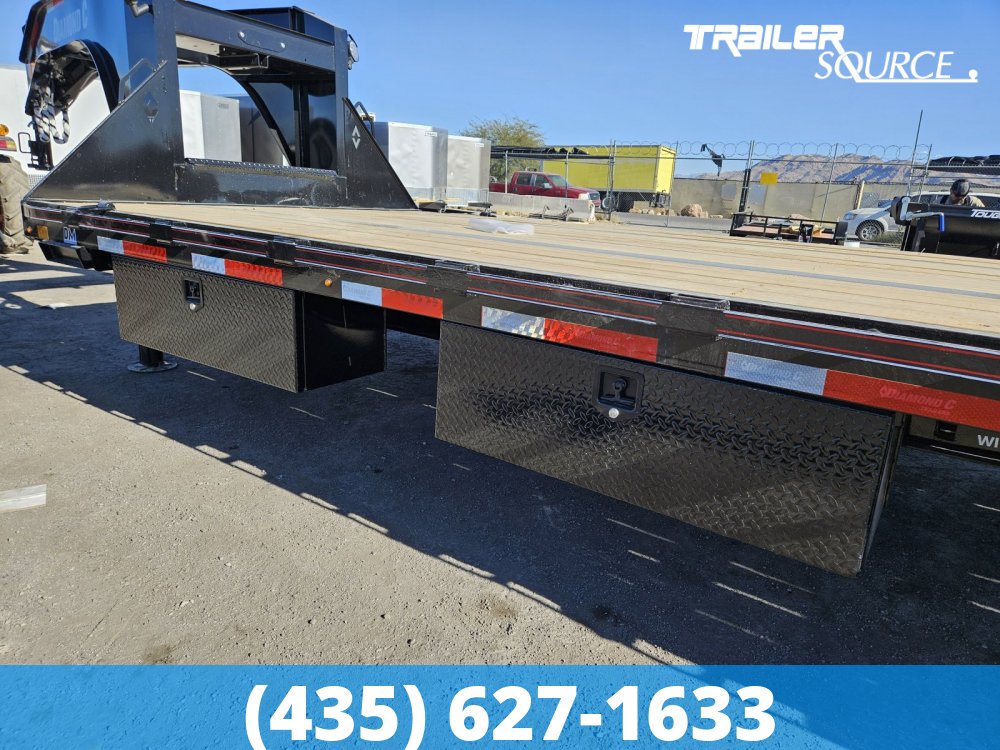8.5x32 Diamond C FMAX HDT 32' 25K Hydraulic Dovetail Gooseneck PACESETTER PKG