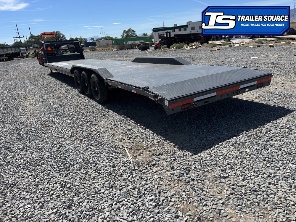 8.5x40 Lamar H8 Gooseneck Wide Body w/ Drive Over Fenders Equipment Trailer - 21K GVWR - Full Steel Floor