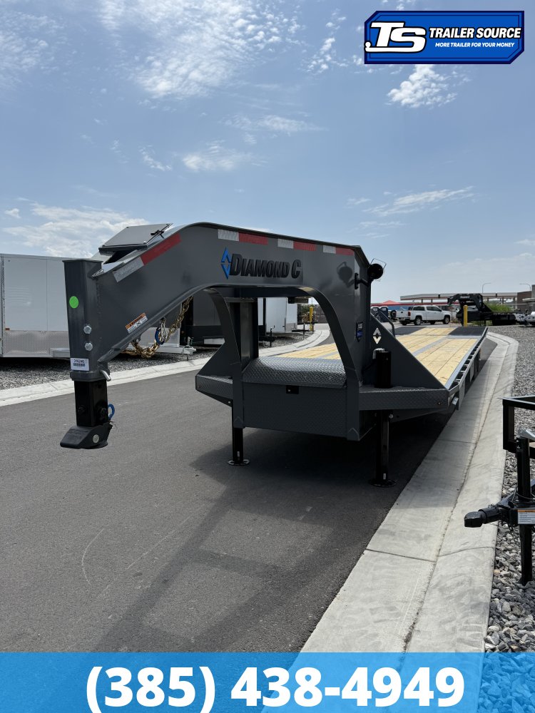 8.5x40 Diamond C FMAX-HDT 212 Pacesetter Pkg Pacesetter Pkg Gooseneck Hydraulic Dovetail Equipment Trailer - 25.9K GVWR -