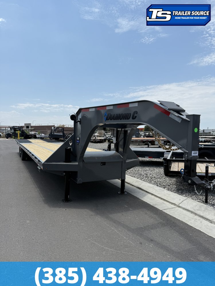 8.5x40 Diamond C FMAX-HDT 212 Pacesetter Pkg Pacesetter Pkg Gooseneck Hydraulic Dovetail Equipment Trailer - 25.9K GVWR -