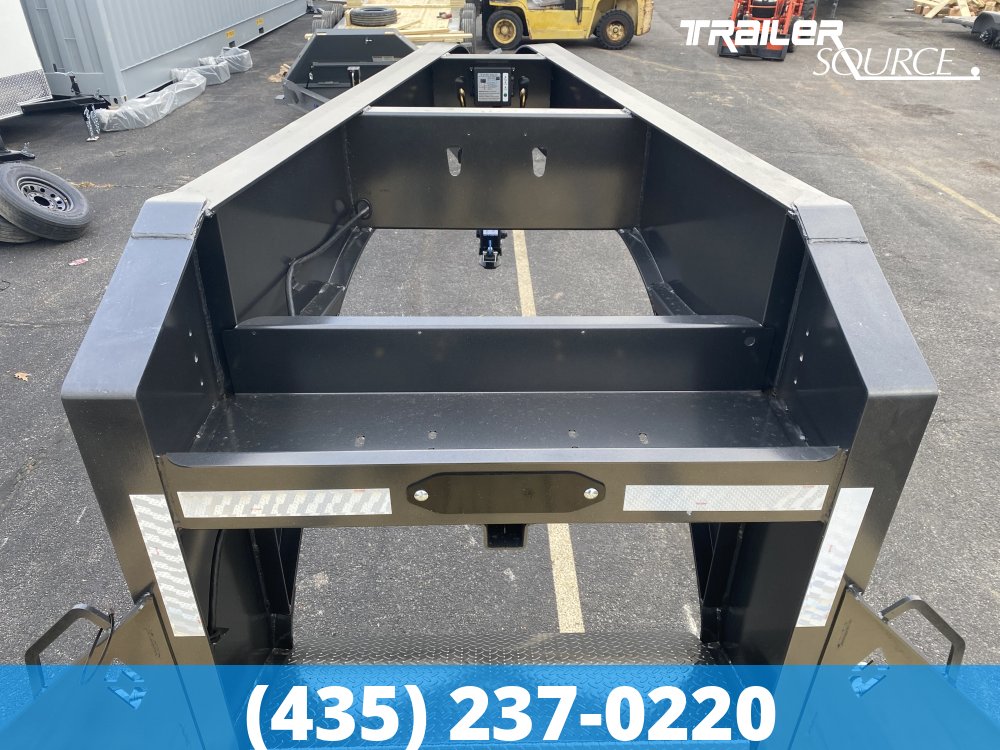 8.4x40 Diamond C FMAX-HDT 212 25.9K Hydraulic Dovetail Gooseneck