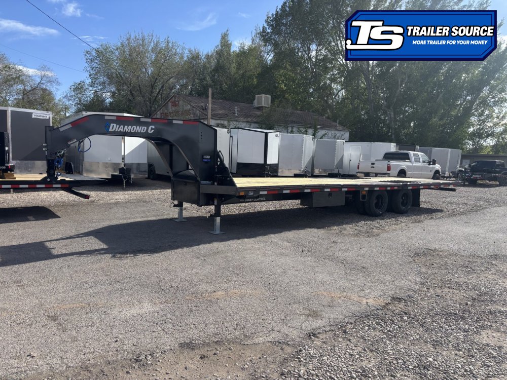 8.5x30 Diamond C FMAX-HDT 210 Gooseneck Hydraulic Dovetail Equipment