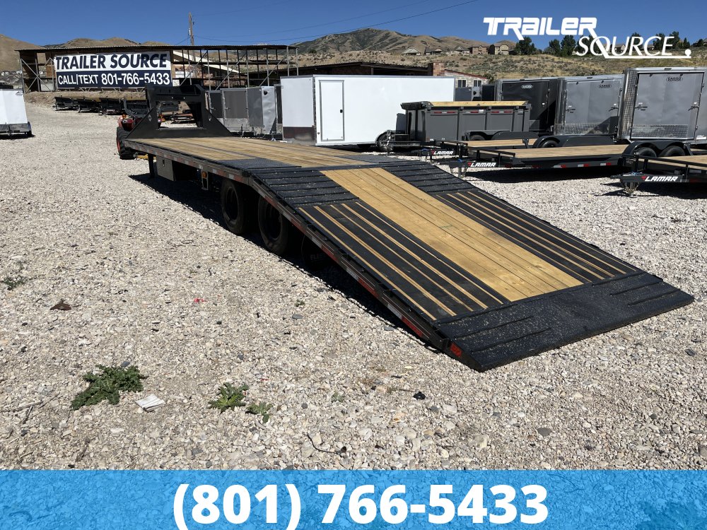 8.5x35 Diamond C FMAX HDT 35' 25.9K Hydraulic Dovetail Gooseneck