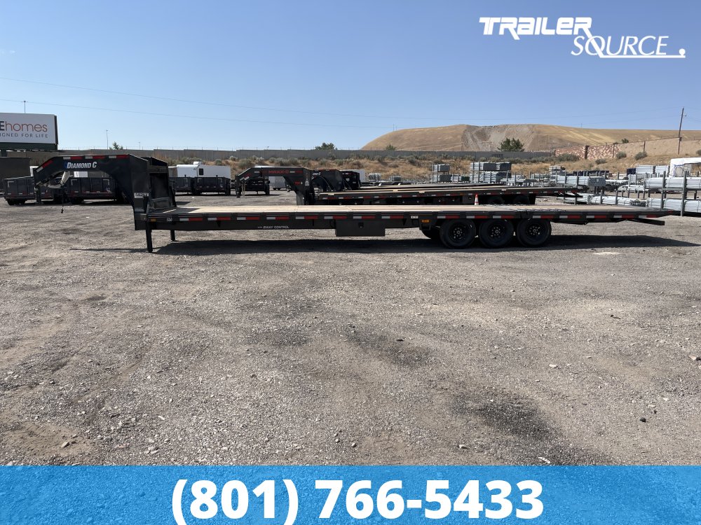 8.5x38 Diamond C FMAX HDT 38' 24K Hydraulic Dovetail Gooseneck