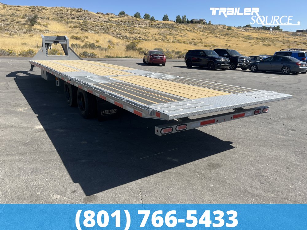 8.5x35 Diamond C FMAX HDT 35' 40K Hydraulic Dovetail Gooseneck