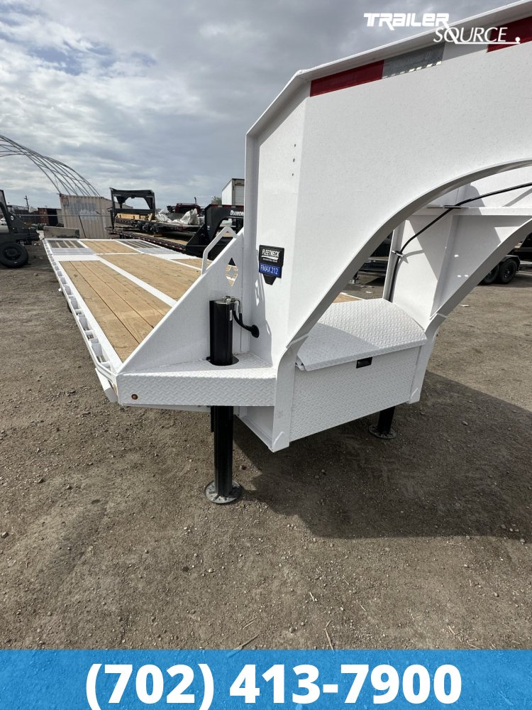 8.5x32 Diamond C FMAX-HDT 212 25.9K Hydraulic Dovetail Gooseneck