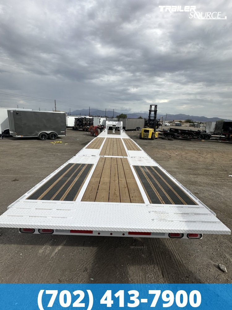 8.5x32 Diamond C FMAX-HDT 212 25.9K Hydraulic Dovetail Gooseneck