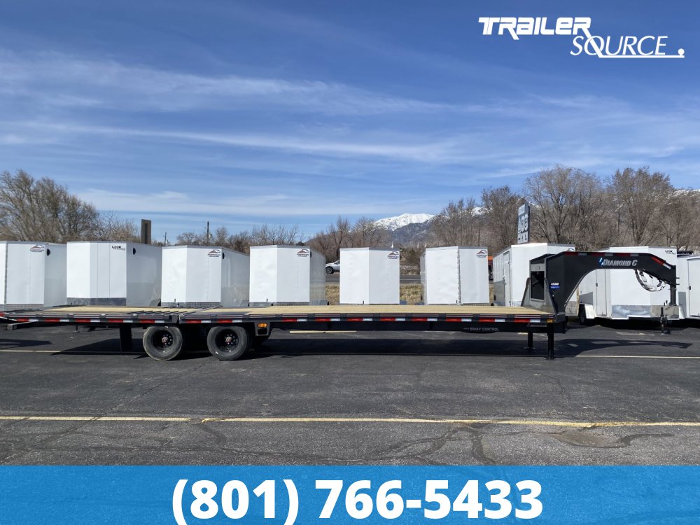 8.5x35 Diamond C FMAX-HDT 35' 25.9K Hydraulic Dovetail Gooseneck