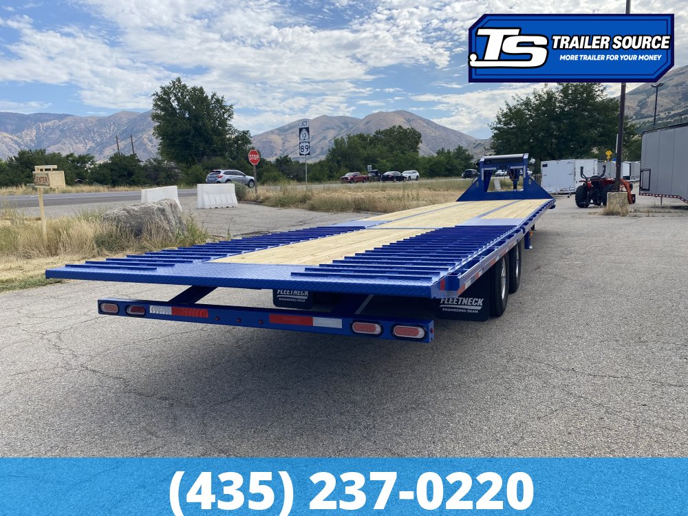 8.5x40 Diamond C FMAX-HDT 212 Pacesetter Pkg Pacesetter Pkg Gooseneck Hydraulic Dovetail Equipment Trailer - 25.9K GVWR - Alloy Wheels, Pacesetter Edition