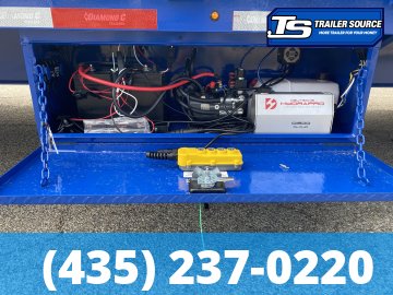 8.5x40 Diamond C FMAX-HDT 212 Pacesetter Pkg Pacesetter Pkg Gooseneck Hydraulic Dovetail Equipment Trailer - 25.9K GVWR - Alloy Wheels, Pacesetter Edition