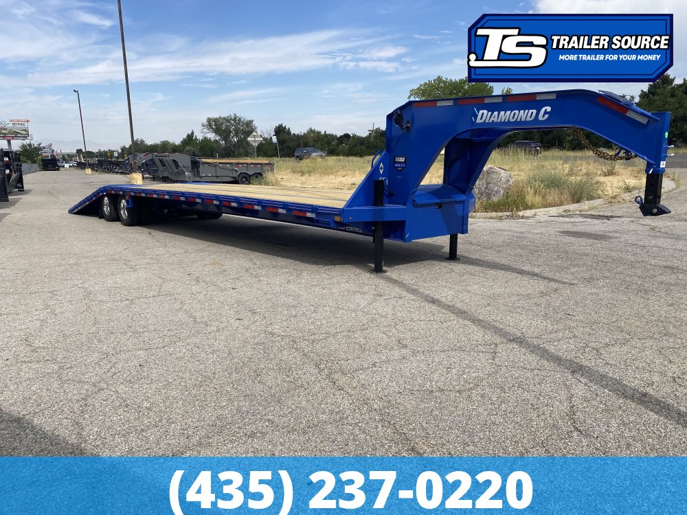 8.5x40 Diamond C FMAX-HDT 212 Pacesetter Pkg Pacesetter Pkg Gooseneck Hydraulic Dovetail Equipment Trailer - 25.9K GVWR - Alloy Wheels, Pacesetter Edition