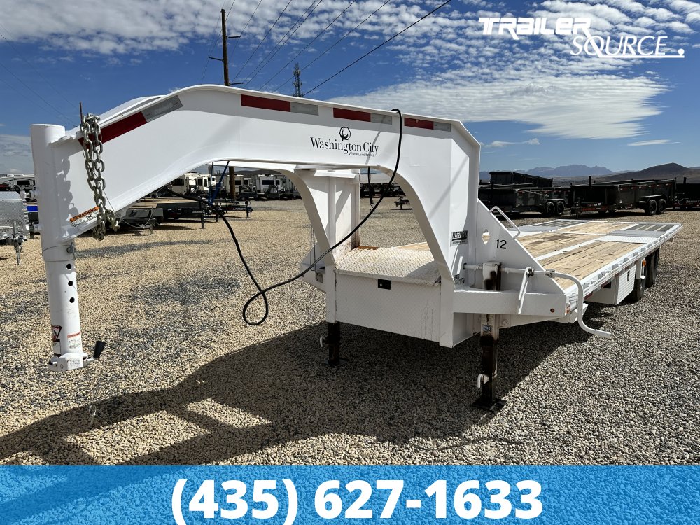 8.5x30 Diamond C FMAX 210 HDT Hydraulic Dovetail Gooseneck Equipment