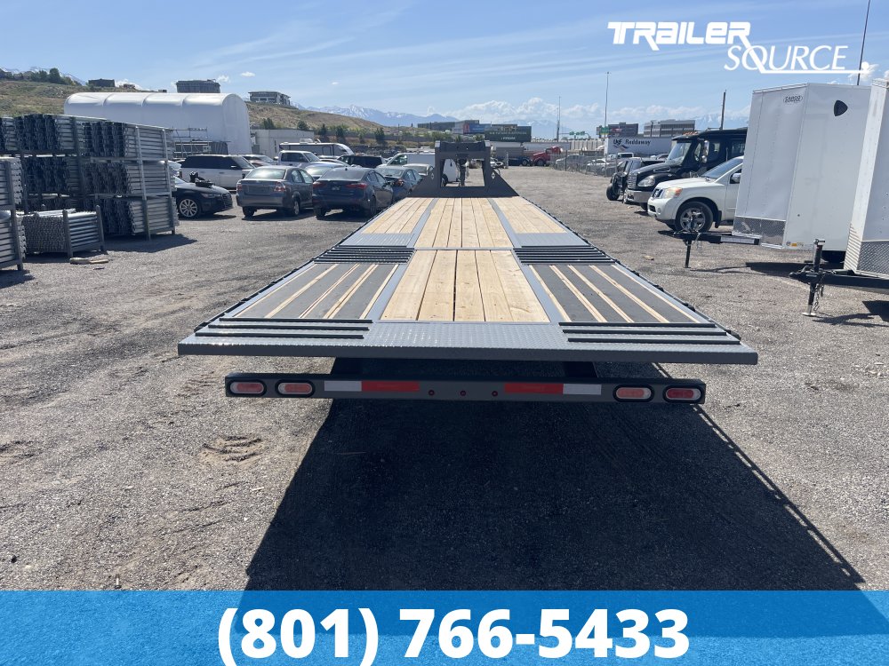 8.5x40 Diamond C FMAX HDT Gooseneck Hydraulic Dovetail 40' 40K Hydraulic Dovetail Gooseneck