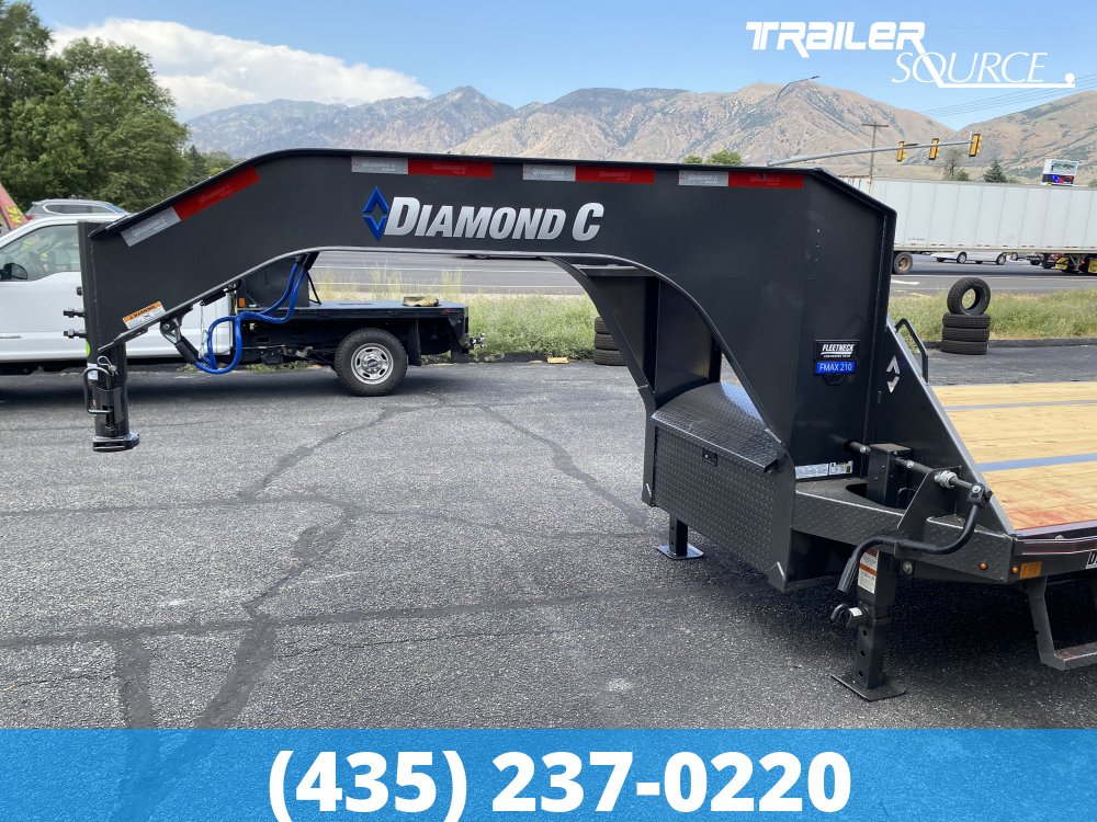 8.5x32 Diamond C FMAX-HDT 210 25K Hydraulic Dovetail Gooseneck
