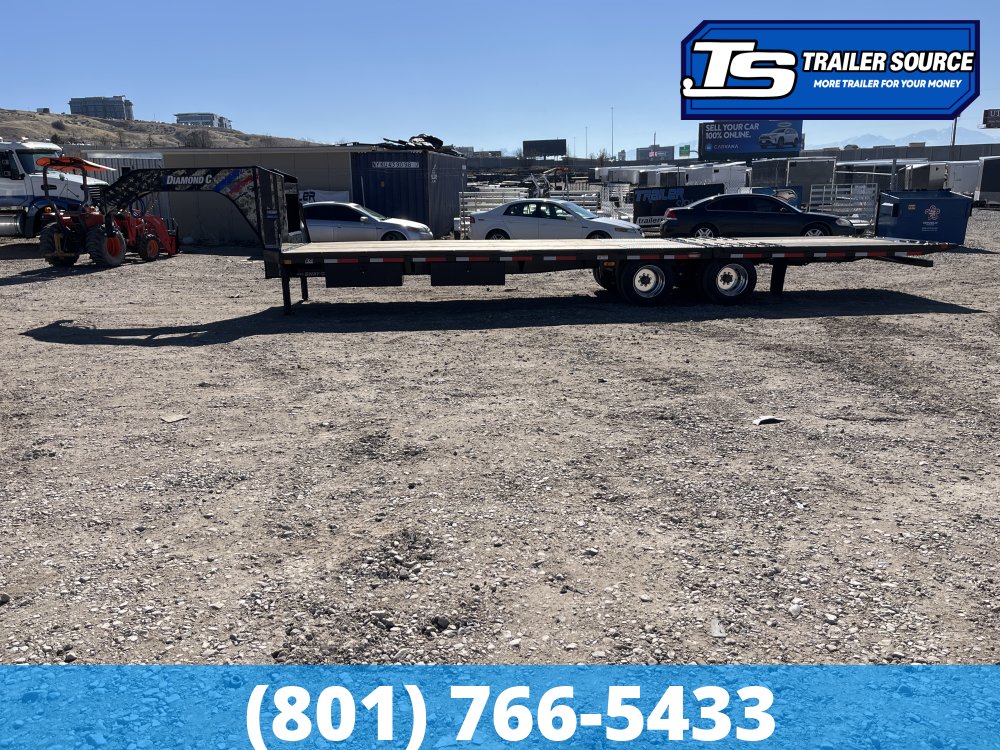 8.5x32 Diamond C FMAX-HDT 212 Gooseneck Hydraulic Dovetail Equipment Trailer - 25.9K GVWR - 17.5" HD Wheels, 18 Ply Tires, Aluminum Outer Wheels, Custom Graphics, Hydraulic Jack(s)