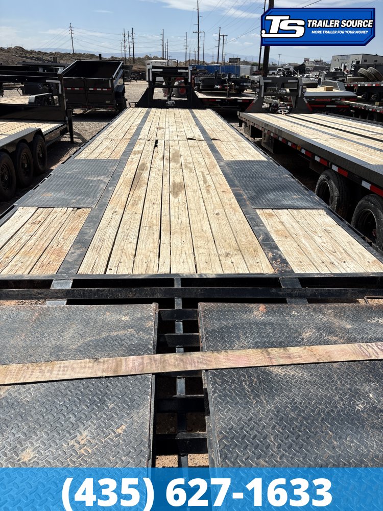 8.5x40 PJ Trailers Gooseneck Air Ride Equipment Trailer - 25.9K GVWR - Air Ride