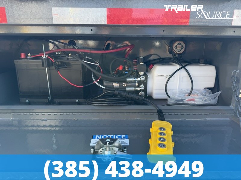 8.5x32 Diamond C FMAX-HDT 212 25.9K Hydraulic Dovetail Gooseneck