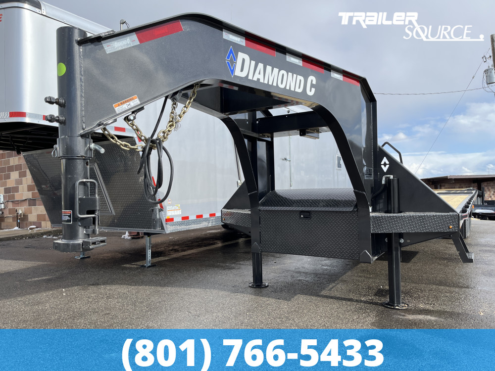 8.5x32 Diamond C FMAX HDT 32' 25.9K Hydraulic Dovetail Gooseneck