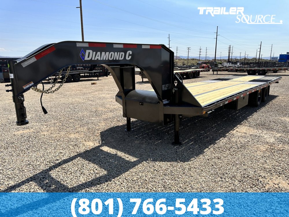 8.5x32 Diamond C FMAX HDT 32' 25.9K Hydraulic Dovetail Gooseneck