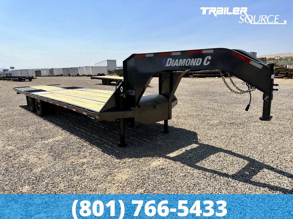 8.5x32 Diamond C FMAX HDT 32' 25.9K Hydraulic Dovetail Gooseneck