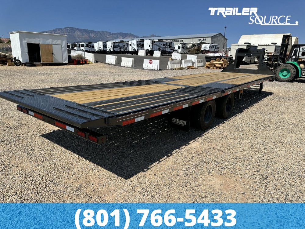 8.5x32 Diamond C FMAX HDT 32' 25.9K Hydraulic Dovetail Gooseneck