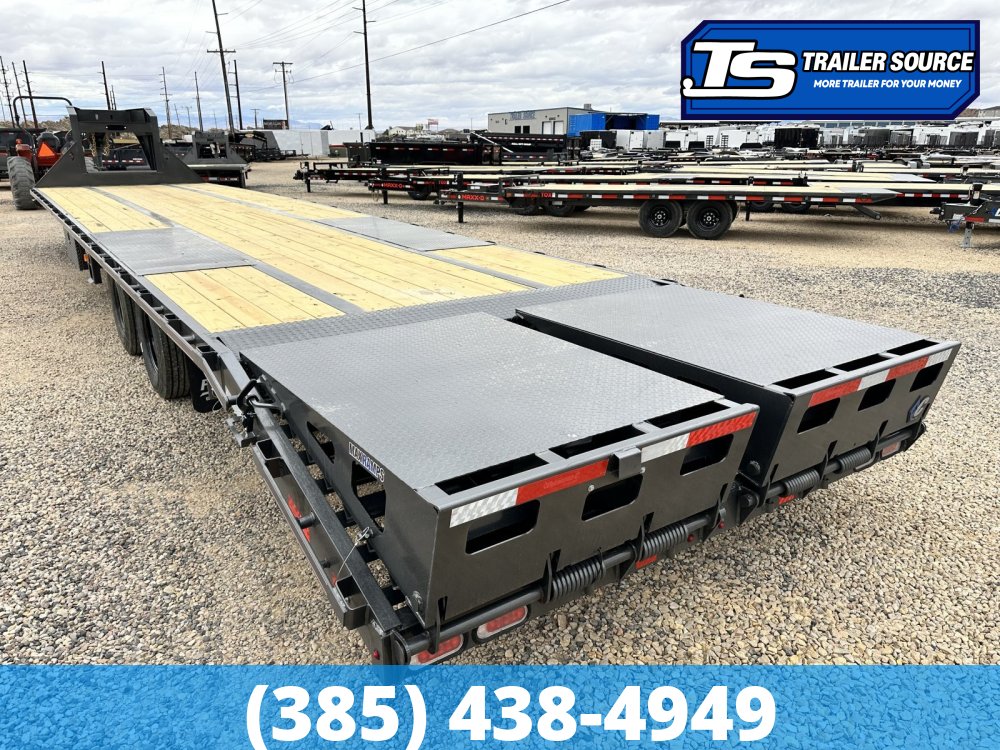 8.5x38 Diamond C FMAX 212 Gooseneck Equipment Trailer -  25.9K GVWR - Hydraulic Jack(s)