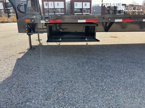 8.5x40 Maxx-D YDX 40' 25.9K Hydraulic Dovetail Gooseneck